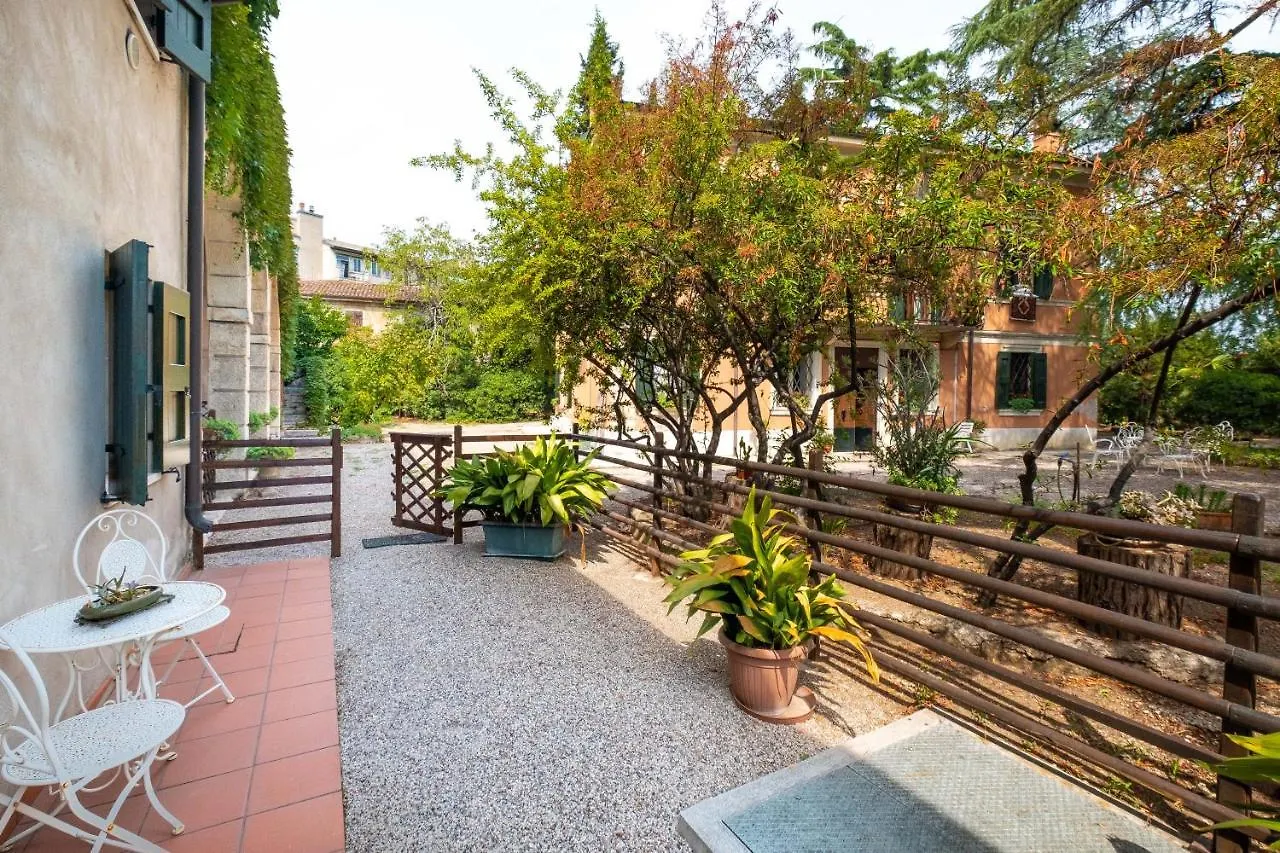Apartment Corte Roveggia - Monolocale Van Gogh Verona